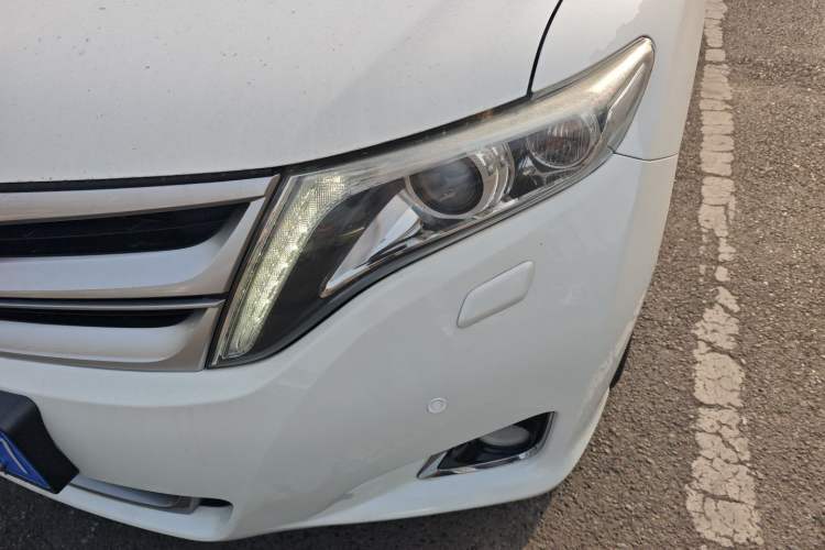 Used Toyota Venza 2013 2.7L 4x4 Luxury Edition Left Front Headlight