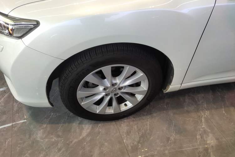 Used Toyota Venza 2013 2.7L Two-Wheel-Drive Luxury Edition Left Front Wheel Hub