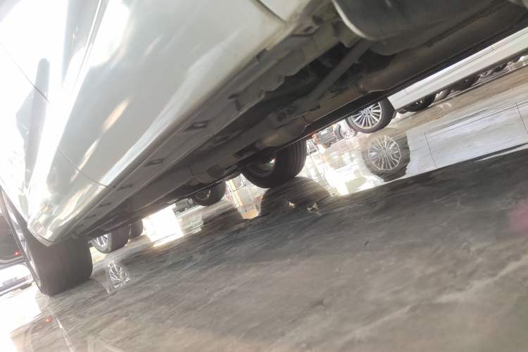 Used Toyota Venza 2013 2.7L Two-Wheel-Drive Luxury Edition Left Side Sill