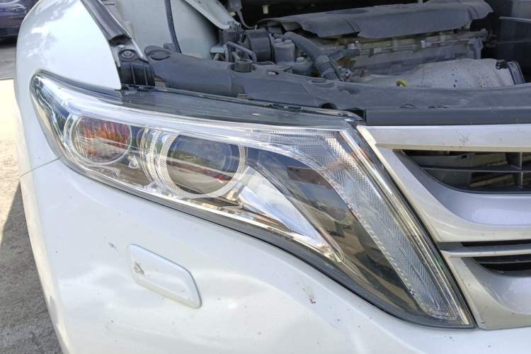Used Toyota Venza 2013 2.7L 4x4 Luxury Edition Right Front Headlight