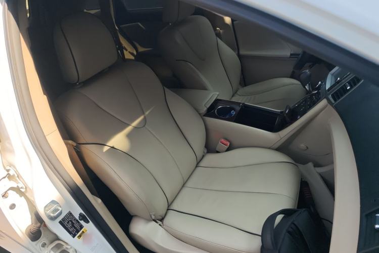 Used Toyota Venza 2013 2.7L Two-Wheel-Drive Luxury Edition Right Front Seat