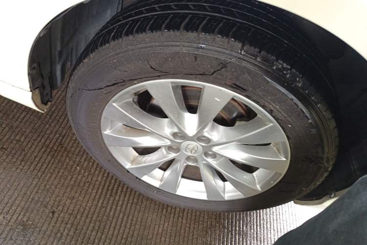 Used Toyota Venza 2013 2.7L 4x4 Luxury Edition Right Front Wheel Hub