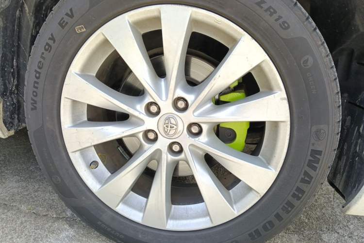 Used Toyota Venza 2013 2.7L 4x4 Luxury Edition Right Front Wheel Hub