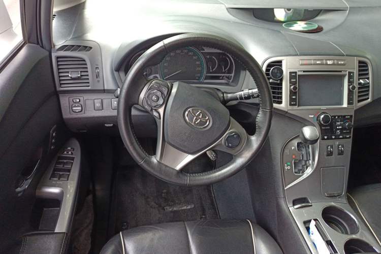 Used Toyota Venza 2013 2.7L 4x4 Luxury Edition Steering Wheel