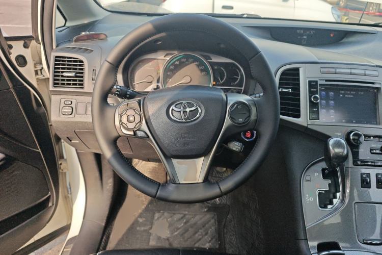 Used Toyota Venza 2013 2.7L 4x4 Luxury Edition Steering Wheel