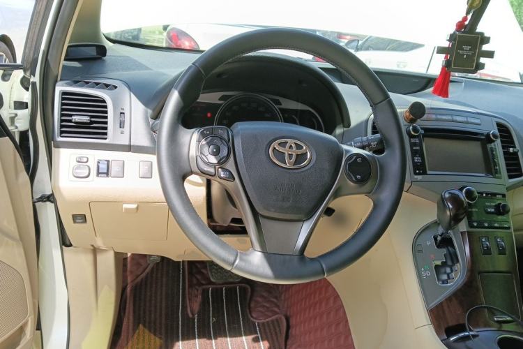 Used Toyota Venza 2013 2.7L 4x4 Luxury Edition Steering Wheel
