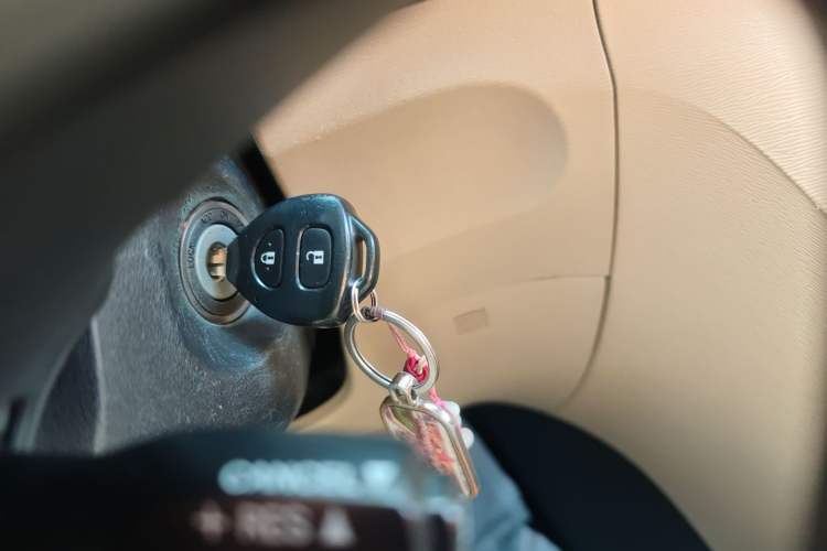 Used Toyota Venza 2013 2.7L Two-Wheel-Drive Luxury Edition Vehicle Key