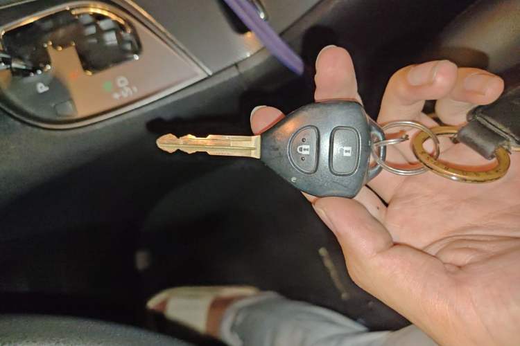 Used Toyota Venza 2013 2.7L 4x4 Luxury Edition Vehicle Key