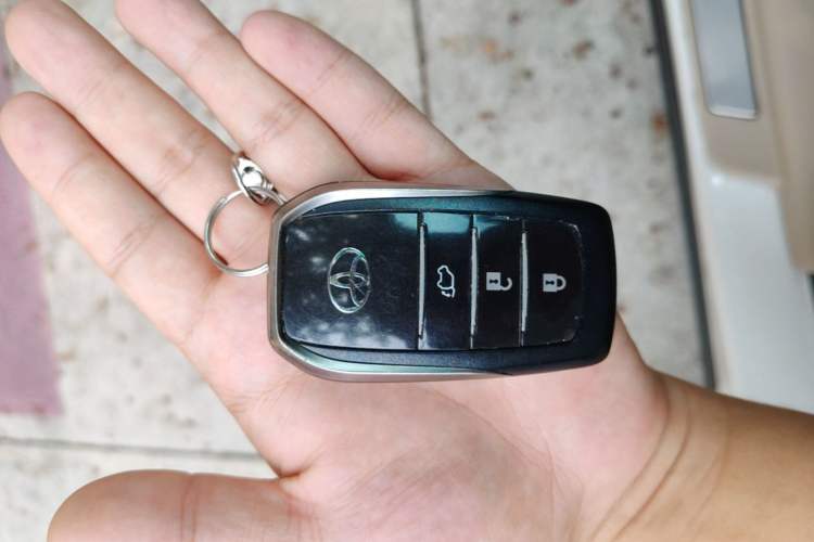 Used Toyota Venza 2013 2.7L Four-Wheel Drive Ultimate Edition Vehicle Key
