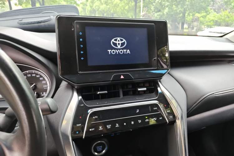Used Toyota Venza 2022 2.0L CVT Two-Wheel Drive Luxury Edition Audio And AC Panel