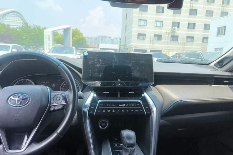 Used Toyota Venza 2022 2.0L CVT Two-Wheel Drive Prestige Edition Audio And AC Panel