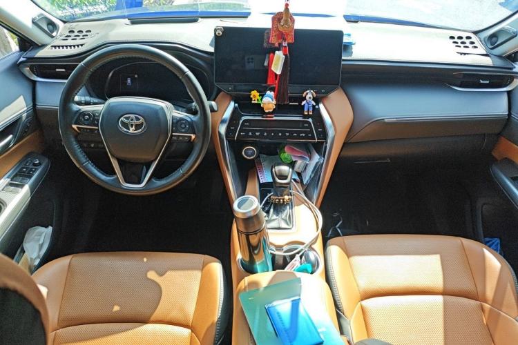 Used Toyota Venza 2022 Dual-Engine 2.5L CVT Four-Wheel Drive Supreme Edition Center Console
