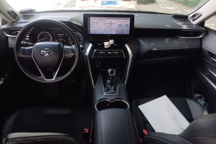 Used Toyota Venza 2022 2.0L CVT Two-Wheel Drive Prestige Edition Center Console