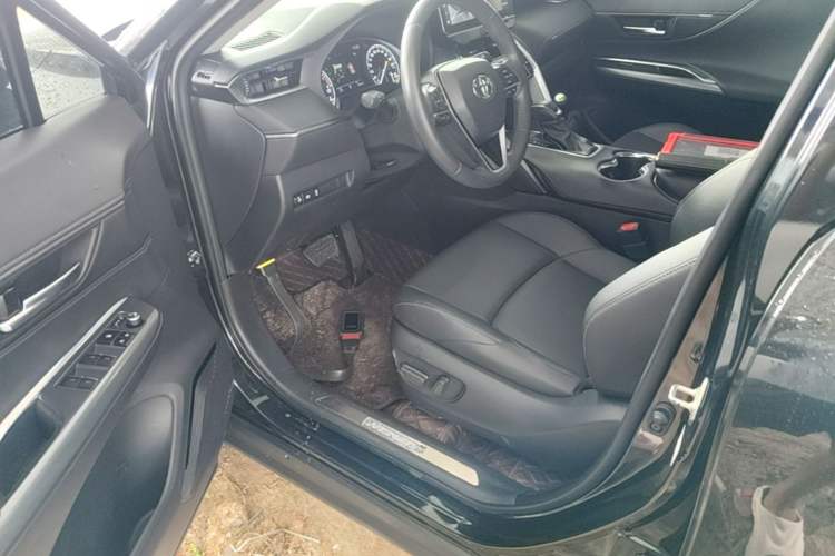 Used Toyota Venza 2022 2.0L CVT Two-Wheel Drive Luxury Edition Driver Seat