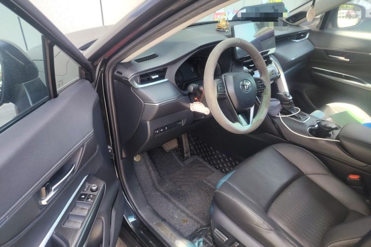 Used Toyota Venza 2022 2.0L CVT Two-Wheel Drive Prestige Edition Driver Seat