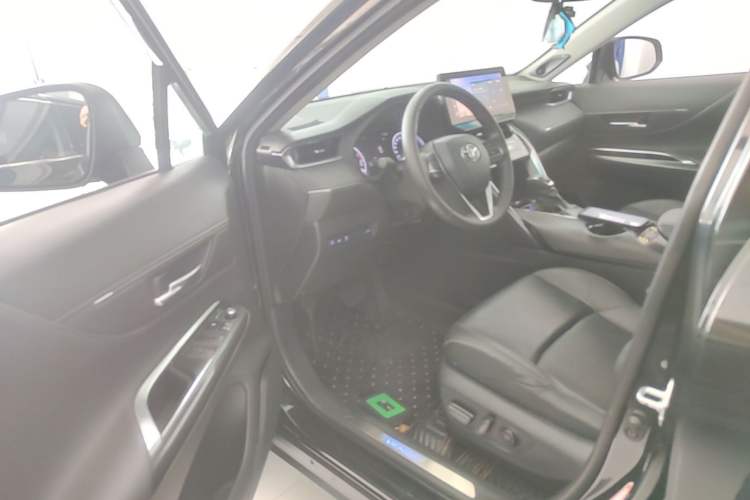 Used Toyota Venza 2022 2.0L CVT Two-Wheel Drive Prestige Edition Driver Seat