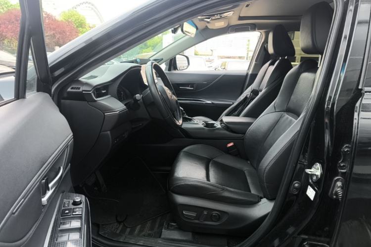 Used Toyota Venza 2022 2.0L CVT Two-Wheel Drive Prestige Edition Driver Seat