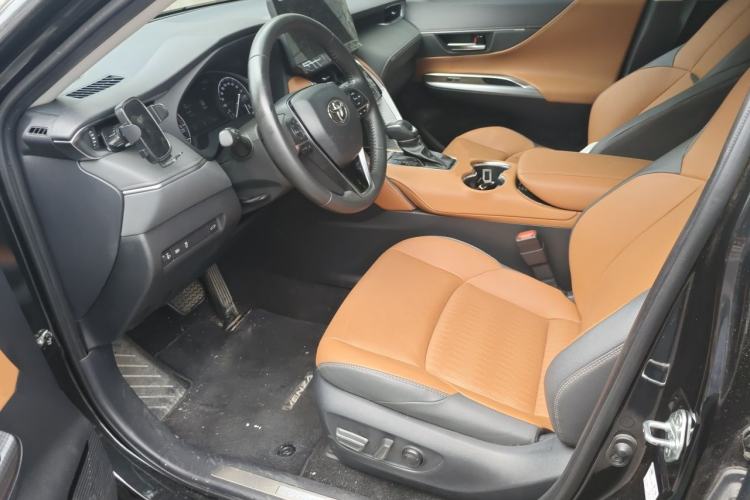 Used Toyota Venza 2022 2.0L CVT Two-Wheel Drive Prestige Edition Driver Seat