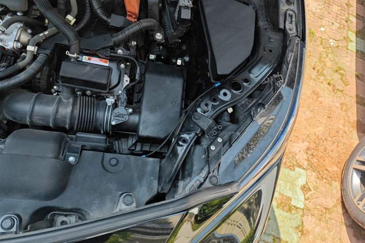 Used Toyota Venza 2022 Dual-Engine 2.5L CVT Four-Wheel Drive Supreme Edition Engine Bay Left
