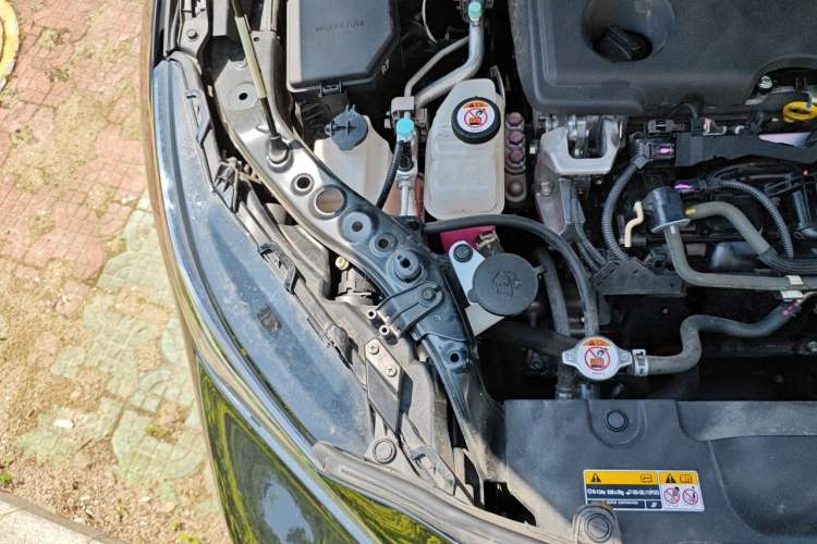 Used Toyota Venza 2022 Dual-Engine 2.5L CVT Four-Wheel Drive Supreme Edition Engine Bay Right
