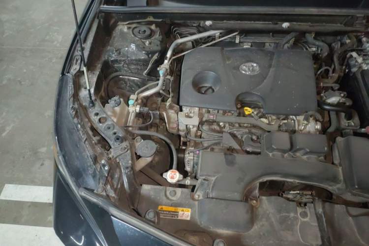 Used Toyota Venza 2022 2.0L CVT Two-Wheel Drive Luxury Edition Engine Bay Right
