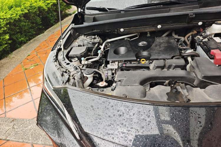 Used Toyota Venza 2022 2.0L CVT Four-Wheel Drive Supreme Edition Engine Bay Right