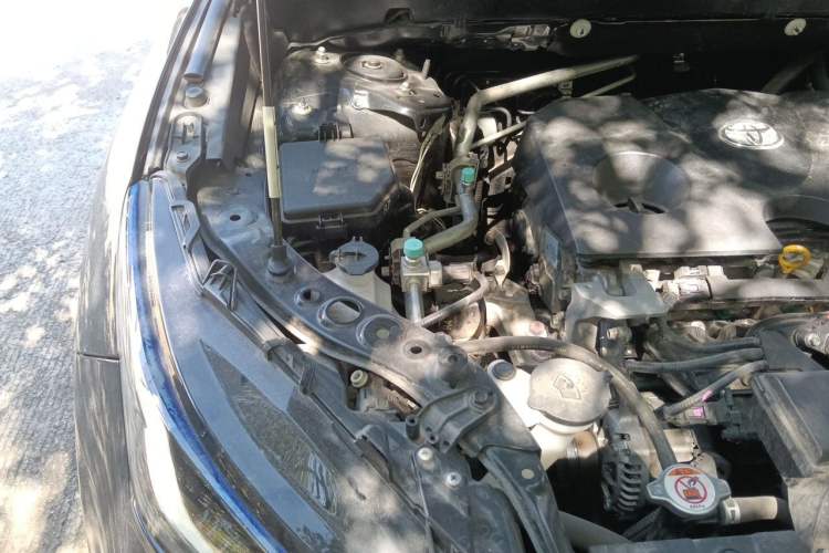 Used Toyota Venza 2022 2.0L CVT Two-Wheel Drive Prestige Edition Engine Bay Right