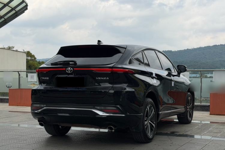 Used Toyota Venza 2022 2.0L CVT Two-Wheel Drive Luxury Edition Exterior 1