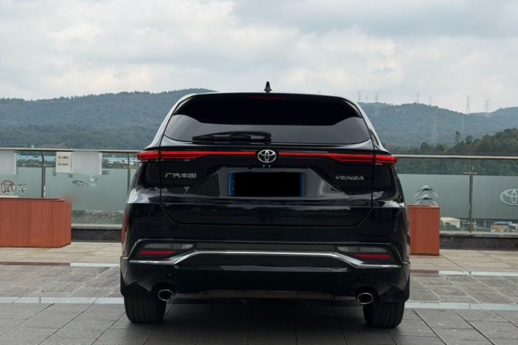 Used Toyota Venza 2022 2.0L CVT Two-Wheel Drive Luxury Edition Exterior 2