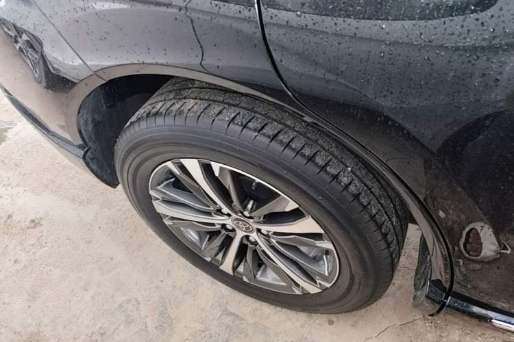 Used Toyota Venza 2022 2.0L CVT Two-Wheel Drive Luxury Edition Exterior 5