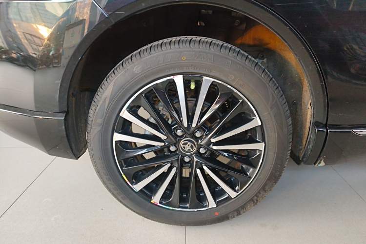 Used Toyota Venza 2022 2.0L CVT Two-Wheel Drive Prestige Edition Exterior 8