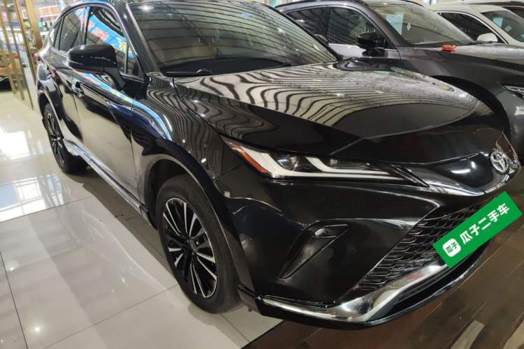 Used Toyota Venza 2022 2.0L CVT Two-Wheel Drive Prestige Edition Front Right 45 Deg