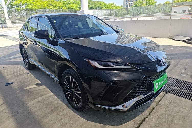 Used Toyota Venza 2022 2.0L CVT Two-Wheel Drive Prestige Edition Front Right 45 Deg
