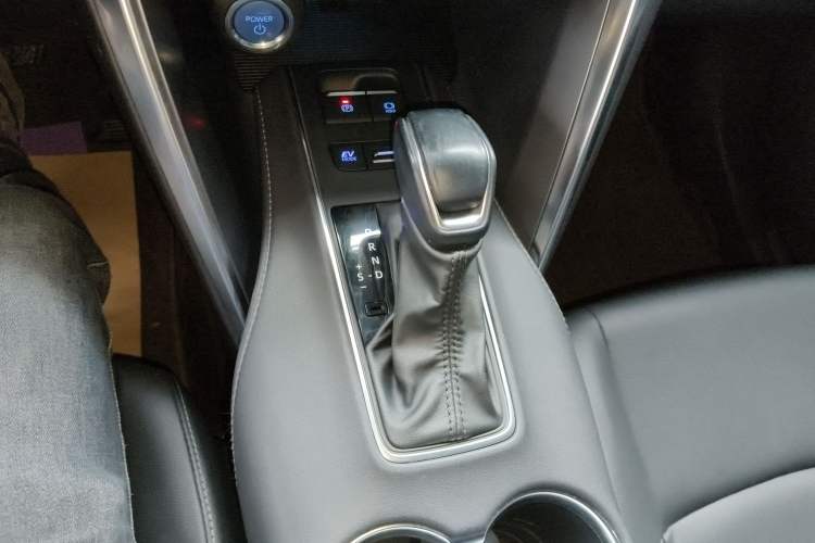 Used Toyota Venza 2022 Dual-Engine 2.5L CVT Two-Wheel Drive Luxury Edition Gear Lever