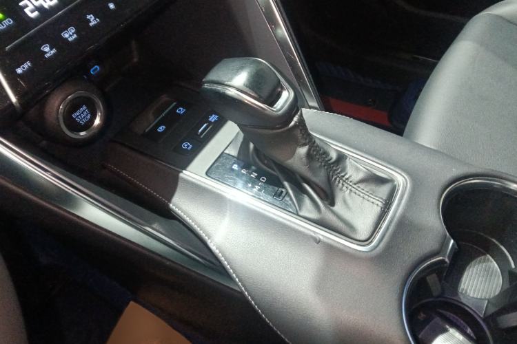 Used Toyota Venza 2022 2.0L CVT Two-Wheel Drive Luxury Edition Gear Lever