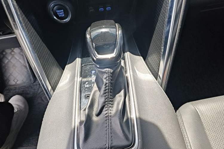 Used Toyota Venza 2022 2.0L CVT Two-Wheel Drive Prestige Edition Gear Lever