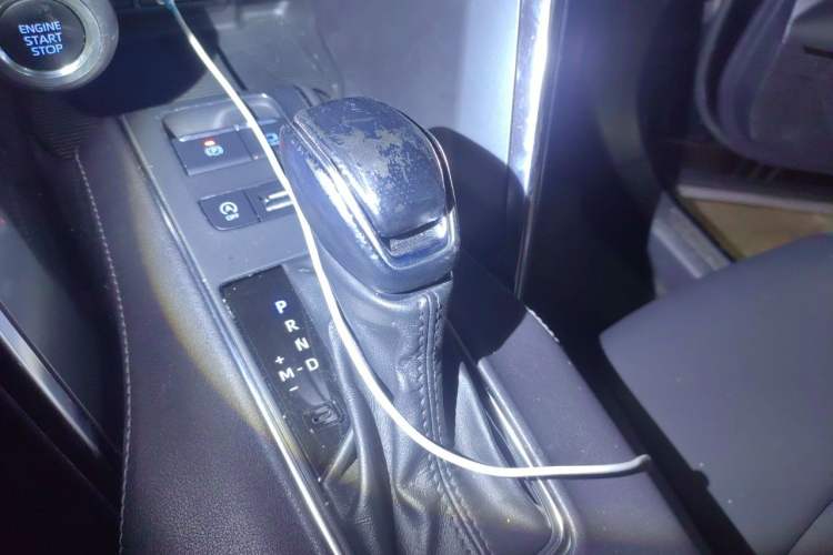 Used Toyota Venza 2022 2.0L CVT Two-Wheel Drive Luxury Edition Gear Lever
