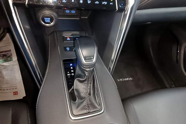 Used Toyota Venza 2022 2.0L CVT Two-Wheel Drive Luxury Edition Gear Lever