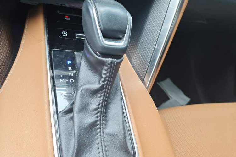 Used Toyota Venza 2022 2.0L CVT Two-Wheel Drive Prestige Edition Gear Lever