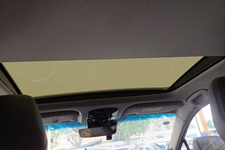 Used Toyota Venza 2022 2.0L CVT Four-Wheel Drive Supreme Edition Headliner