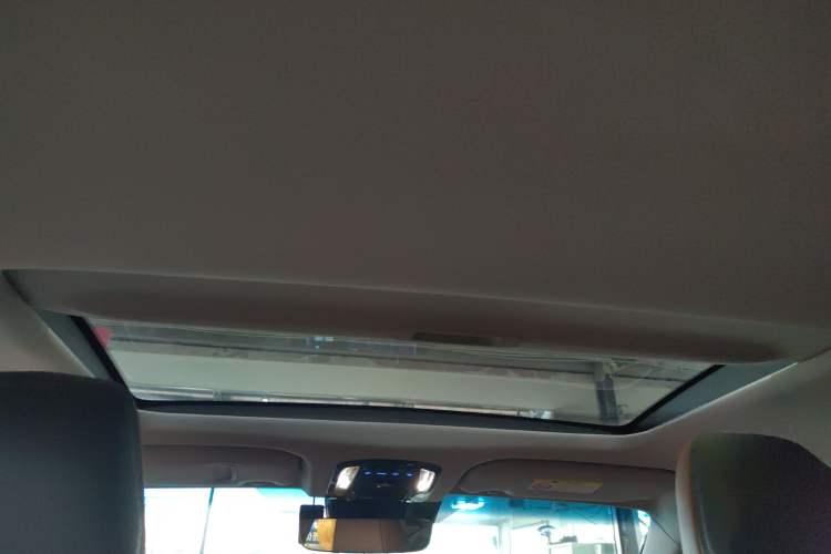 Used Toyota Venza 2022 2.0L CVT Two-Wheel Drive Prestige Edition Headliner