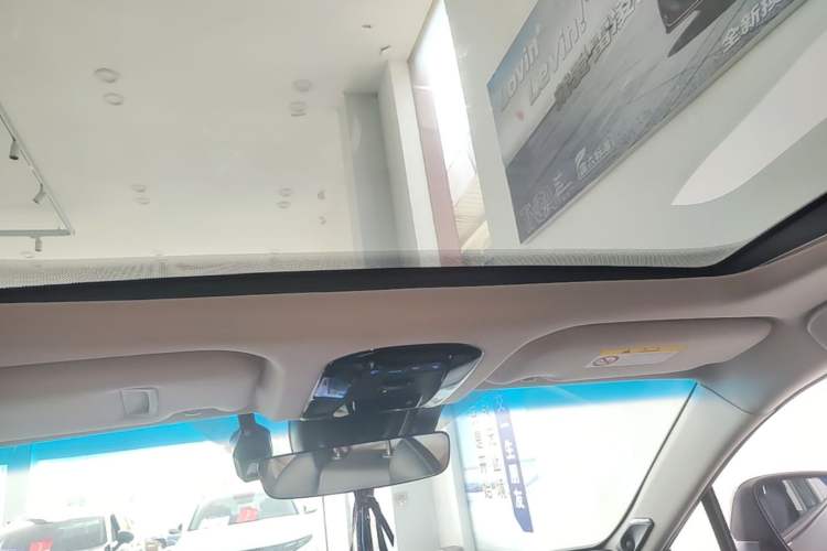 Used Toyota Venza 2022 2.0L CVT Two-Wheel Drive Prestige Edition Headliner