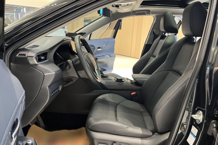Used Toyota Venza 2022 Dual-Engine 2.5L CVT Four-Wheel Drive Supreme Edition Interior 1