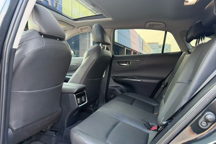 Used Toyota Venza 2022 Dual-Engine 2.5L CVT Two-Wheel Drive Prestige Edition Interior 1