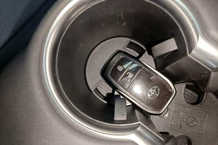 Used Toyota Venza 2022 2.0L CVT Two-Wheel Drive Luxury Edition Interior 1