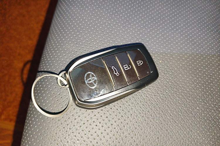 Used Toyota Venza 2022 2.0L CVT Two-Wheel Drive Prestige Edition Interior 1