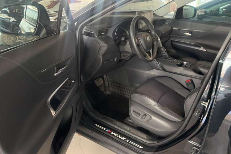 Used Toyota Venza 2022 Dual-Engine 2.5L CVT Two-Wheel Drive Luxury Edition Interior 2