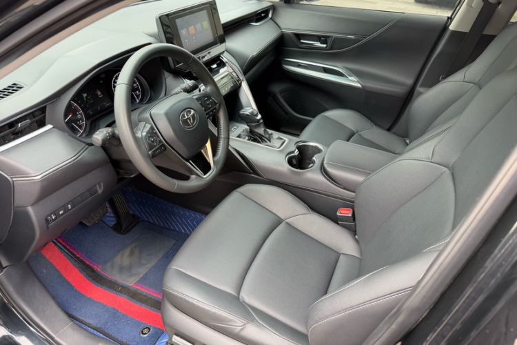 Used Toyota Venza 2022 2.0L CVT Two-Wheel Drive Luxury Edition Interior 3
