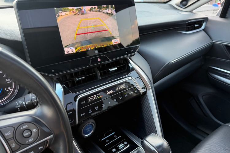 Used Toyota Venza 2022 Dual-Engine 2.5L CVT Two-Wheel Drive Prestige Edition Interior 3