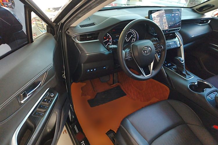 Used Toyota Venza 2022 2.0L CVT Two-Wheel Drive Prestige Edition Interior 3